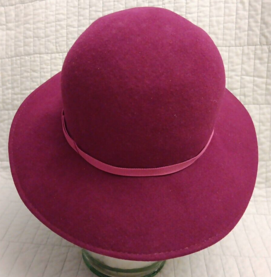 Vtg Women display picture 1