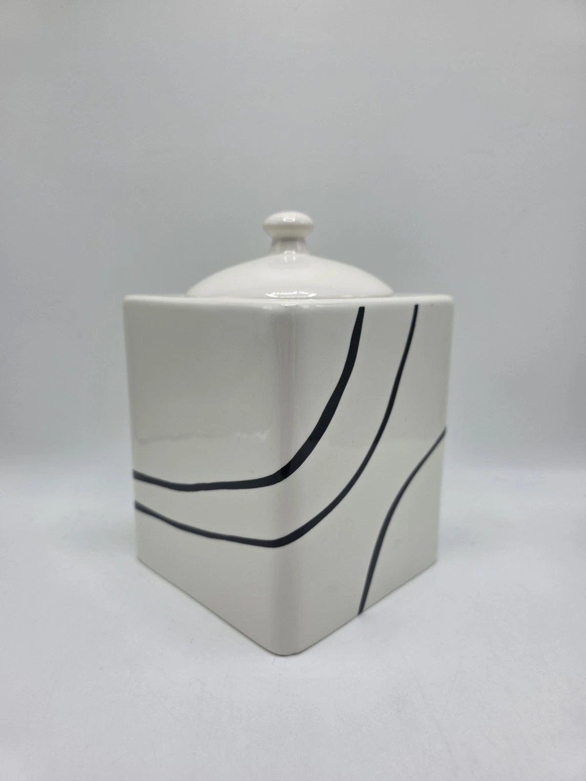 Corelle Simple Lines Medium 7 3/8 Inch Canister