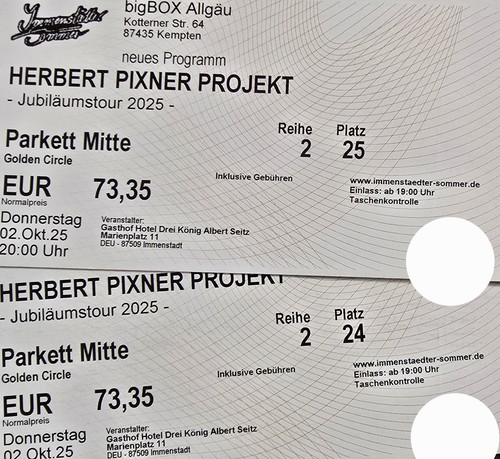 HERBERT PIXNER PROJEKT In KEMPTEN am 02.10.25 - 2. Reihe, mittig zur Bühne nähe