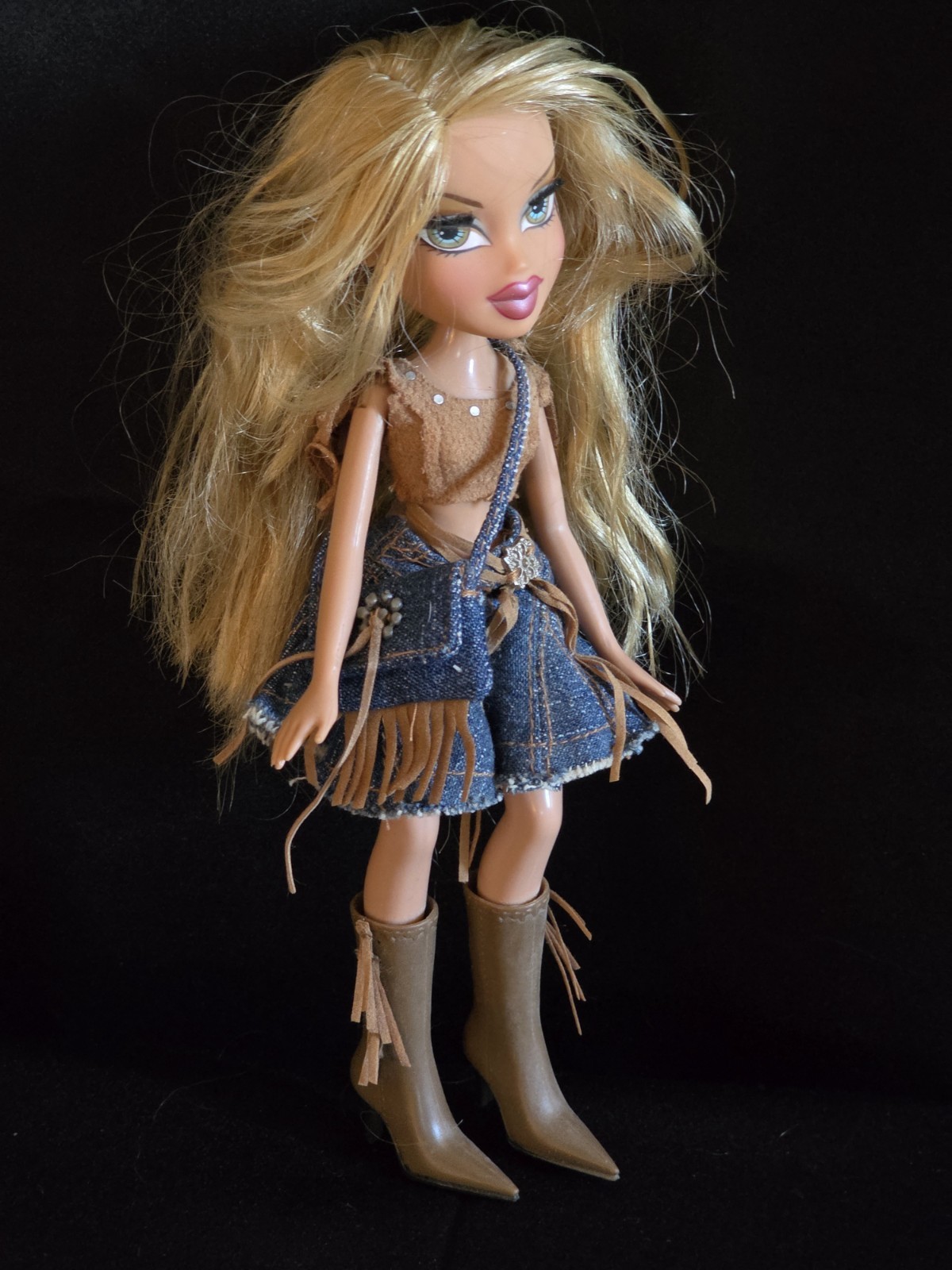 Y2K VTG 2001 BRATZ WILD WILD WEST FIANNA DOLL *RARE* w/ Clot
