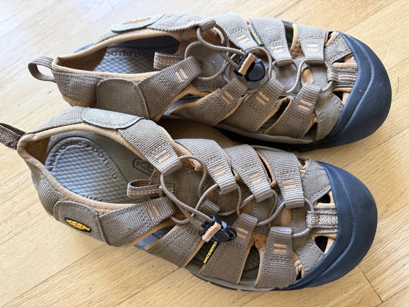 Keen Newport H2 Mens Size 11.5 Sandals Brown Leather Outdoor Hiking, worn 2x