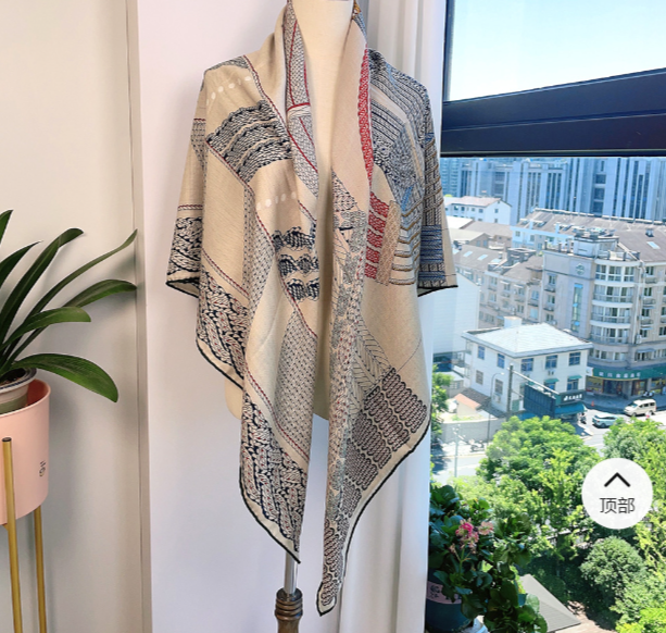 70% cashmere 30% silk blue totem reversible square shawl 130x130cm