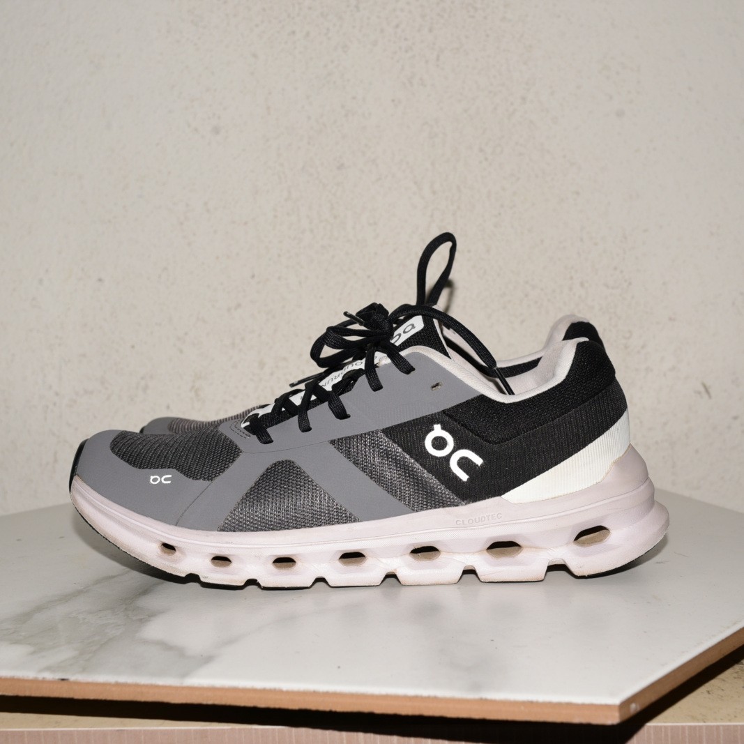 On Running Cloudrunner Eclipse/Black Women US 9 /… - image 2