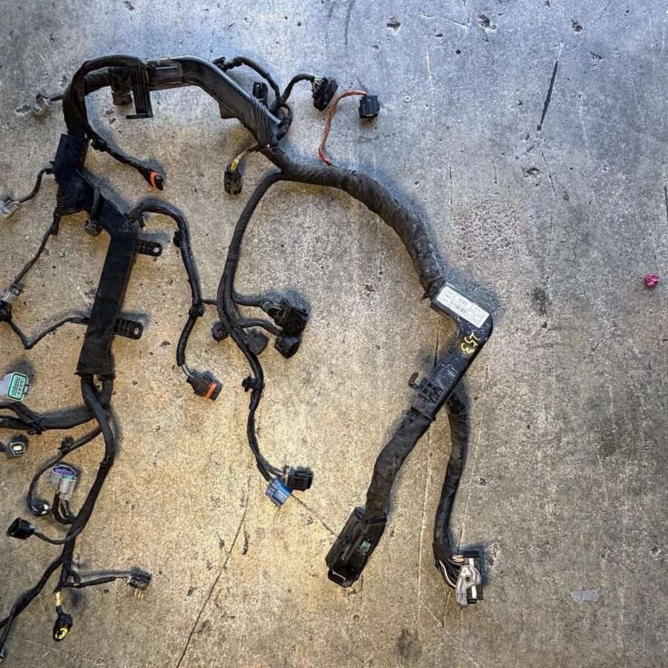 2017 Hyundai Santa Fe 3.3L ENGINE WIRING WIRE HARNESS 91441-B8010 / MISSING PLUG - Image 3 of 4