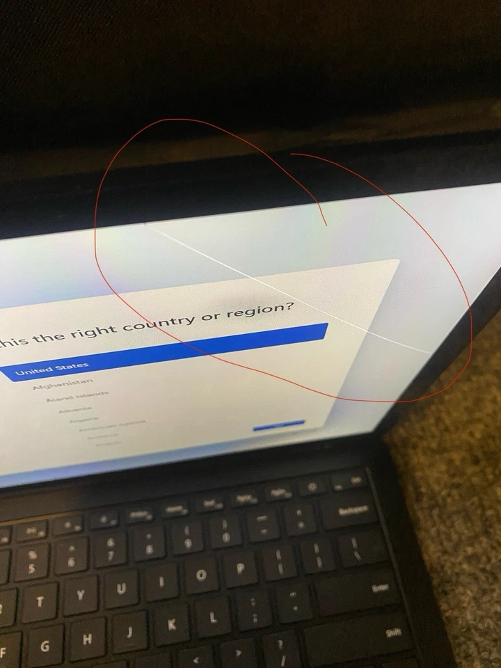 Microsoft Surface Laptop 3 13.5" Táctil i5-1035G7 8GB RAM 256GB SSD Win 11 Pro Foto 2 de 4