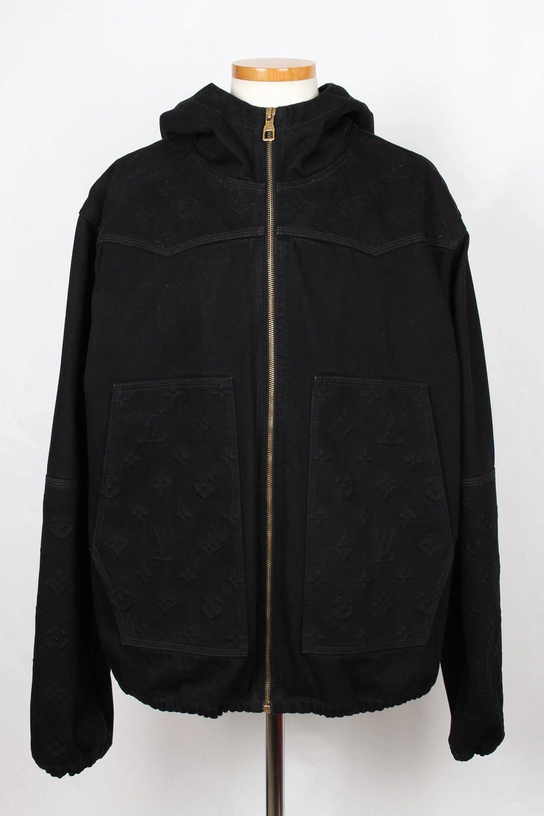 LOUIS VUITTON（LV） Louis Vuitton Giacca con cappuccio in denim nero da falegname 54 128275102