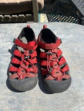 Keen Newport H2 Shoes Sandals Big Kids Youth Size 7 Red Washable