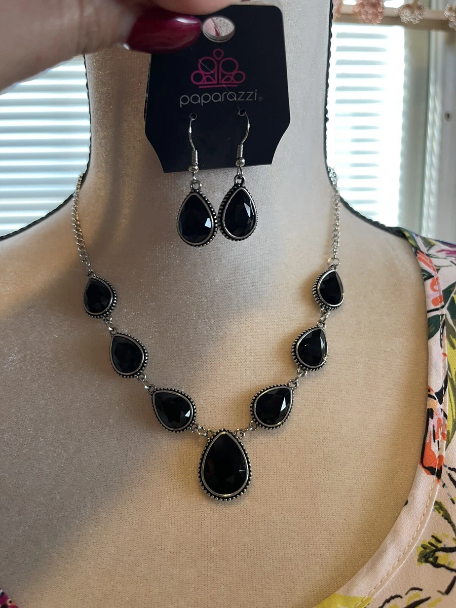 Socialite social black necklace online