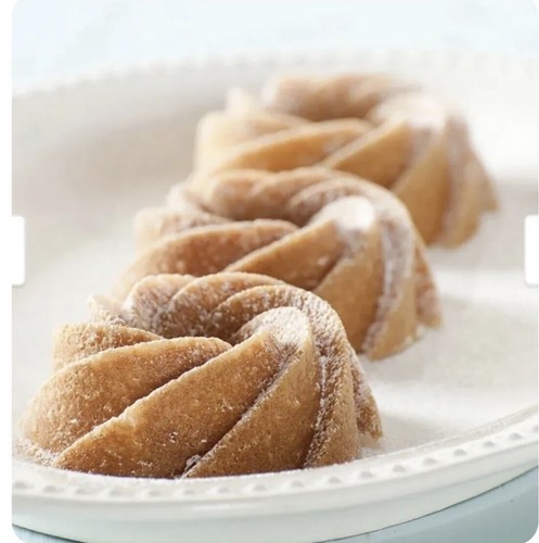 Nordic Ware Nonstick Heritage Bundtlette Cake Pan NWOT Williams-Sonoma GOLD - Picture 5 of 6