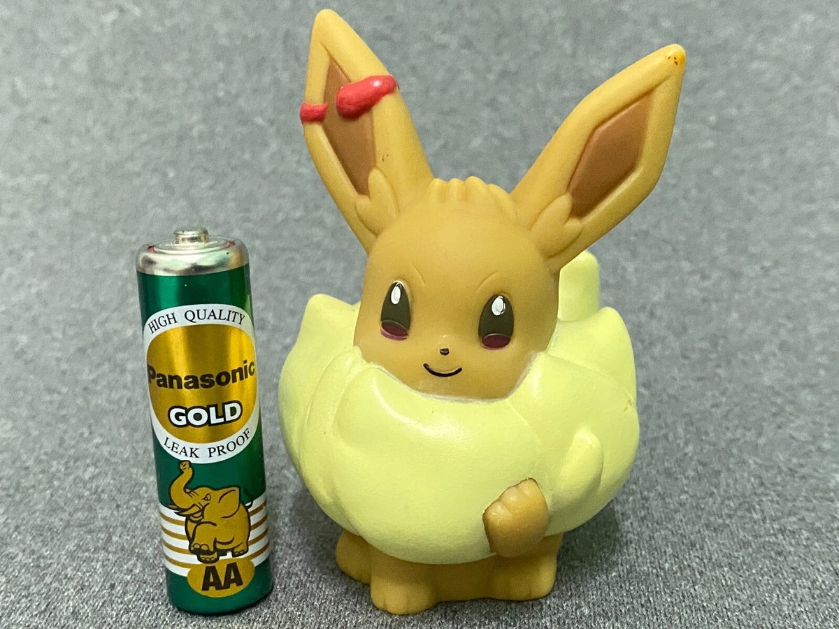 Gigantamax Eevee Pokemon monster Figure Bandai Finger Puppet