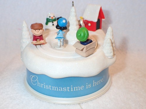 Hallmark Keepsake Peanuts Christmastime Ornament Sound Motion Magic ...