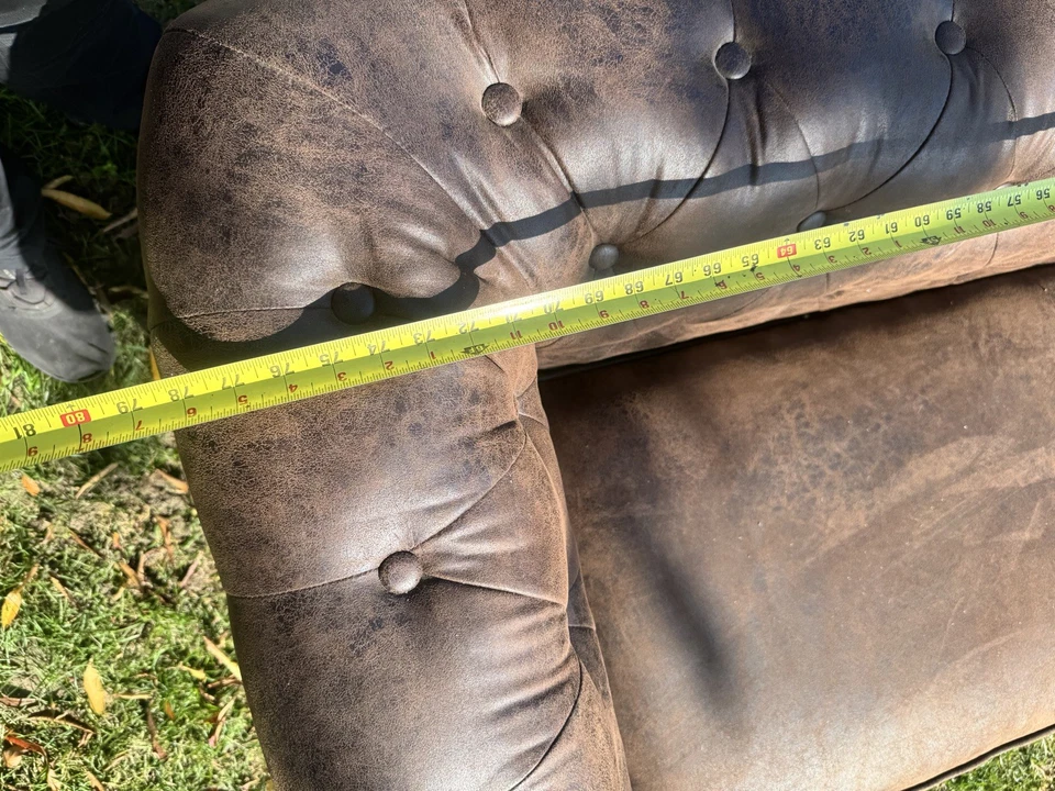 Sofá de cuero KENSINGTON 8' CIGARRO VINTAGE Timothy Oulton Foto 2 de 4