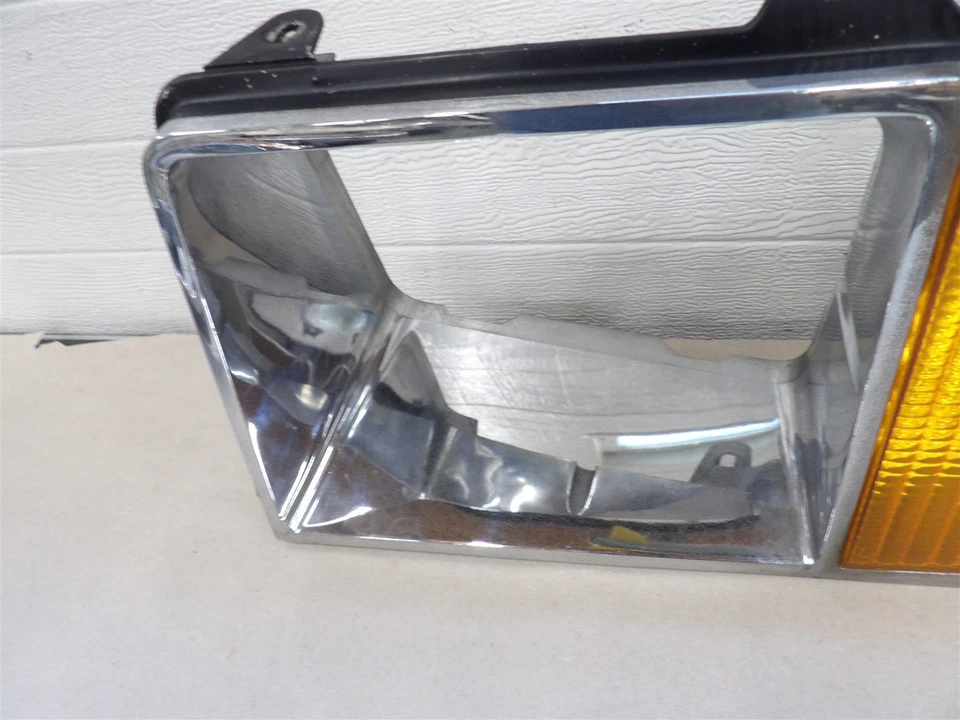 FORD ESCORT MERCURY LYNX 1981-1985 LH FARO LATERAL BISEL CROMADO OEM Foto 3 de 4