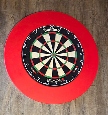 Winmau Blade 6 Steeldart-Set mit Surround, Oche, 24 g 90% Wolfram 46.24.633