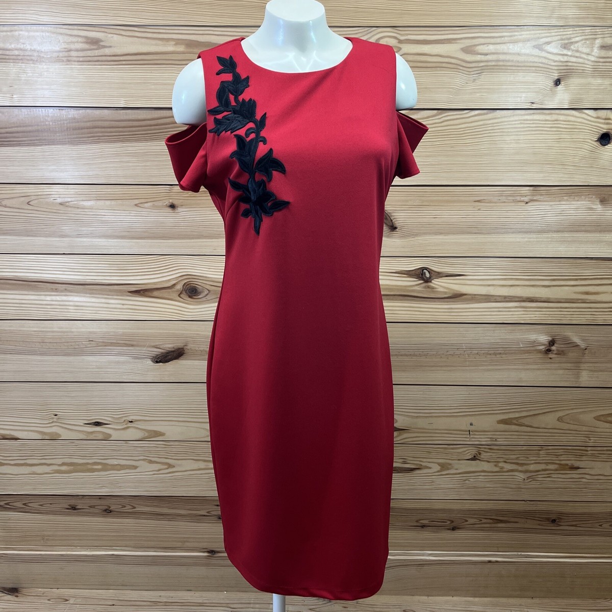Neiman Marcus Dress 8 Red Black Embroidered Floral Cold Shoulder Shift B160