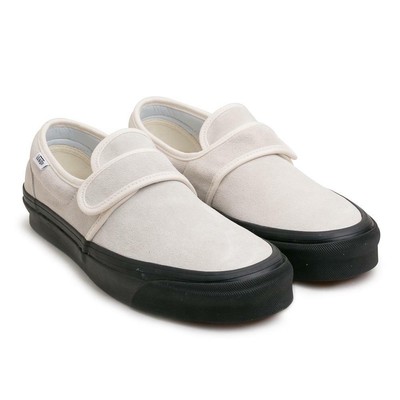 vans slip on og white