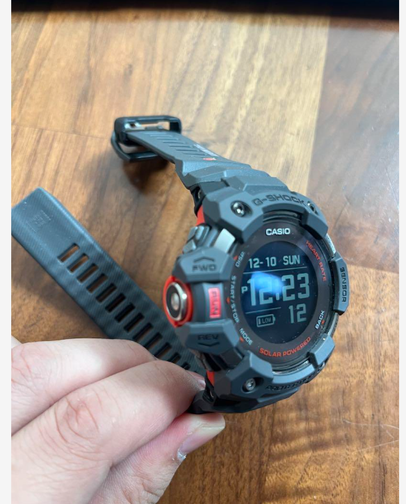 【美品】CASIO G-SHOCK GBD-H1000-8JR G-SQUAD Casio G-shock G-squad GBD-H1000-8JR Men's Watch Bluetooth