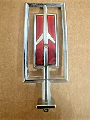 NOS OEM GM 1978-1980 Oldsmobile Cutlass Hood Ornament Emblem Only 559548 Supreme