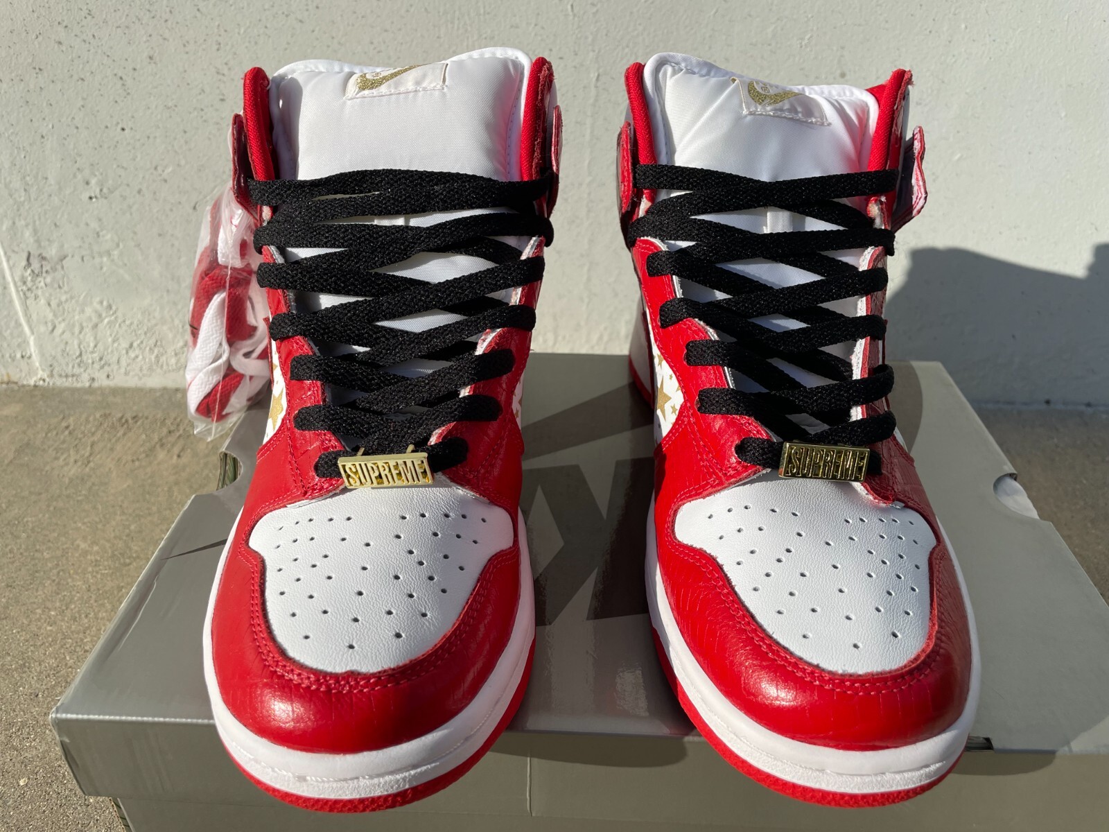 Size 9.5 - Nike SB Dunk High Pro x 
