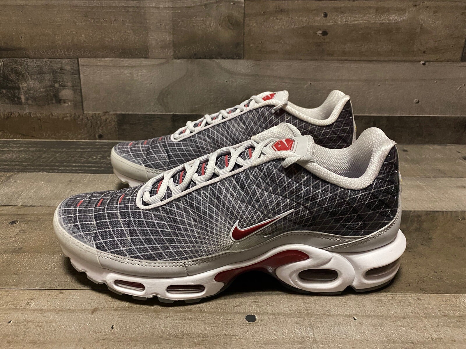 air max plus og grey