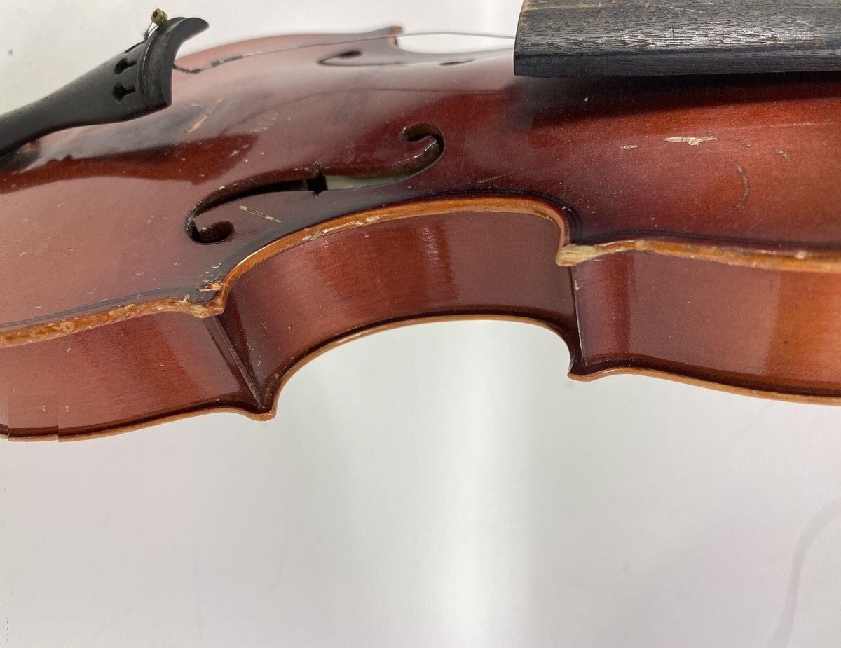 Suzuki 220 size 1/10 violin, Japan 1987, with case & bow Suzuki 220 size 1/10 violin, Japan 1987, with case & bow