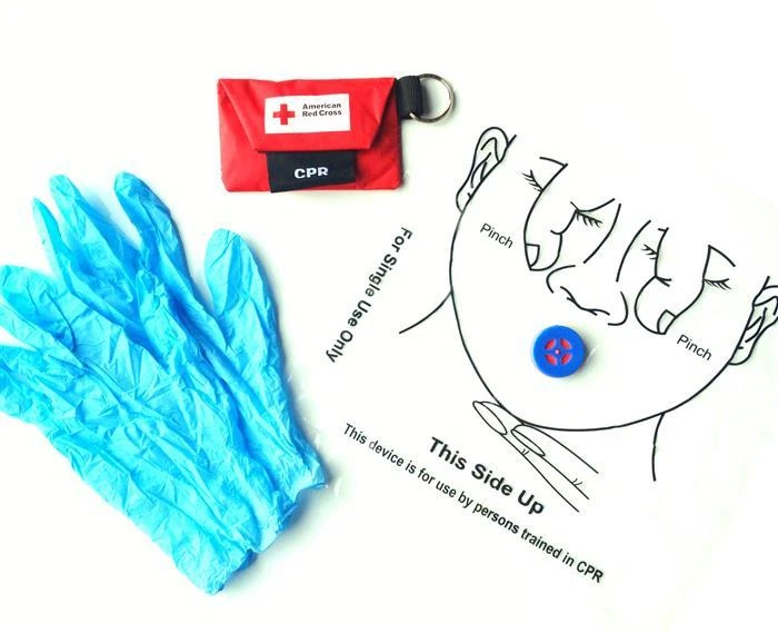 Mini Llavero RCP Cruz Roja Americana + Guantes Máscara / Kit de Barrera Protector Facial Foto 2 de 4