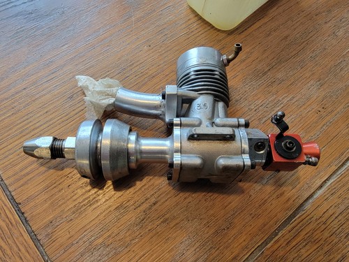 K&B 3.5 Inboard Engine With Carb, Driveshaft and Fuel Tank RC Tunnel Boat  - Picture 4 of 4