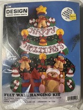 Vtg Christmas Wall Felt Hanging Kit Happy Holidays Teddy Bear Tree Sequins New
