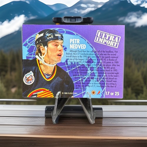 1992-93 Fleer Ultra Hockey ULTRA IMPORT Petr Nedved #17 - Vancouver Canucks NHL - Picture 2 of 4