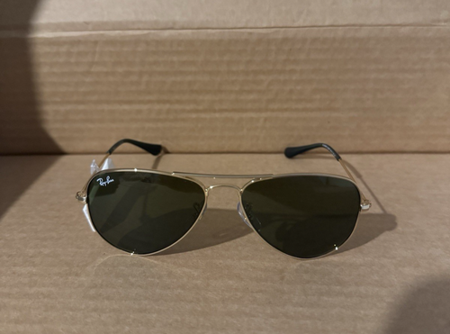 Lunettes de Soleil Ray Ban Junior Modèle : RJ9506S 223/6R Prix 97 Euros - Photo 1/5