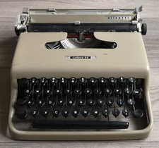 Olivetti Lettera 22 Typewriter. Unsure If Works Or Not, Please Read Description.