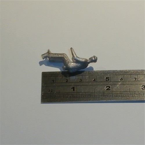Dinky Toys 27d or 340 Land Rover Driver Unpainted - Picture 3 of 4
