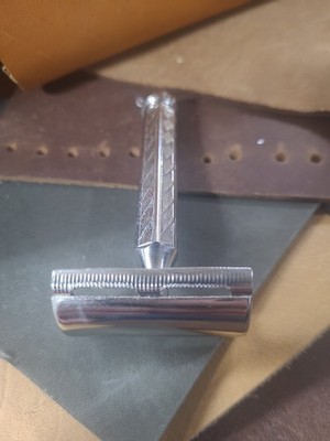 Merkur Classic 1904 / 1906 Safety Razor with Bar Safety Razor.