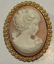Vintage Sarah Coventry 1963 Faux Shell Cameo Brooch/Pin Great Condition