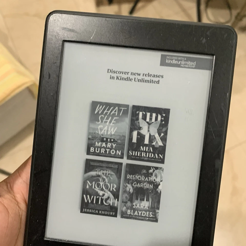 Amazon Kindle Paperwhite 7th Generation 4gb, Black - Scratch & Dent - Image 4 of 4