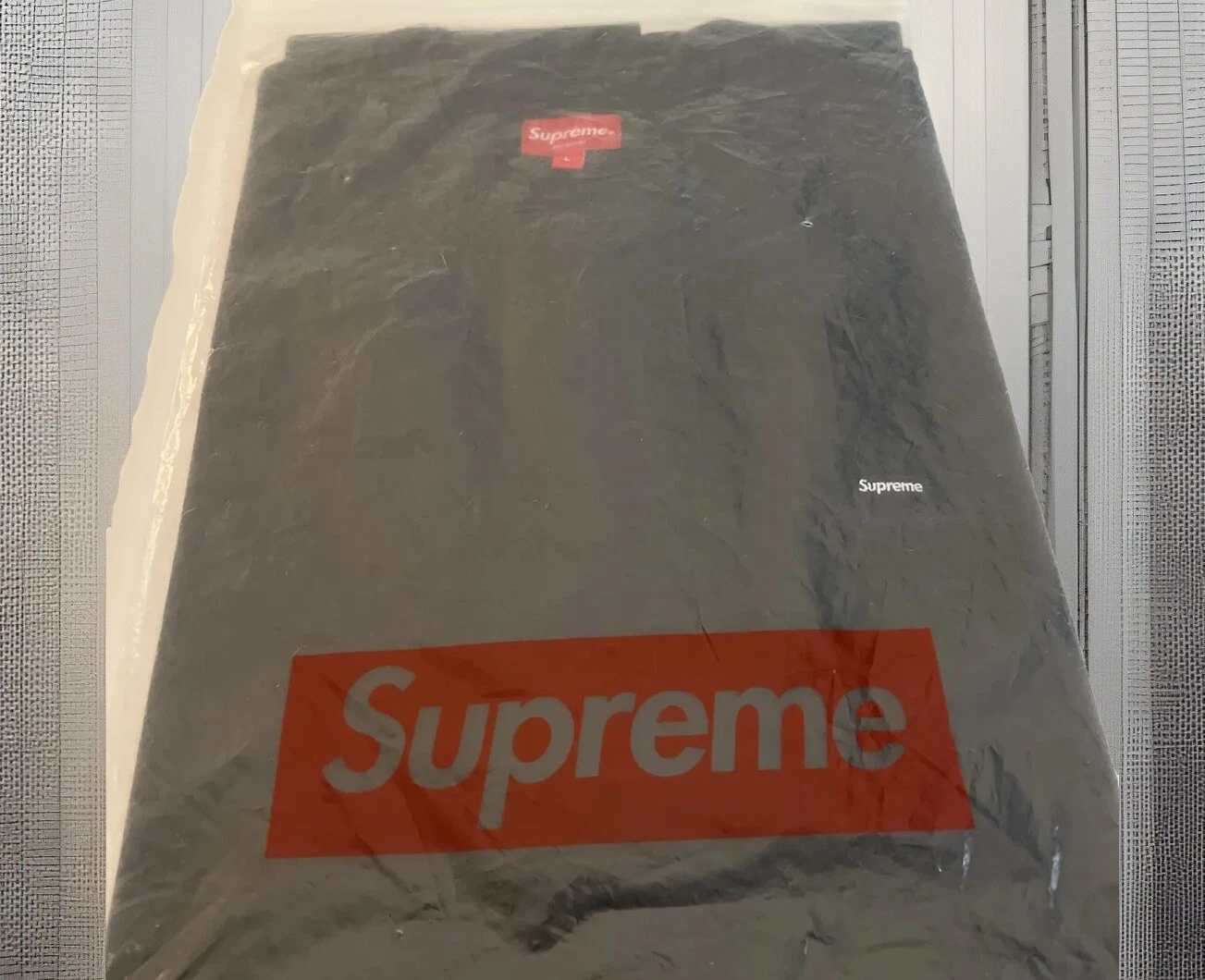SUPREME SMALL BOX S/S TEE SHIRT   NOIR TAILLE GRAND SS21 (AUTHENTIQUE) NEUF