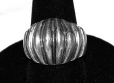 Vintage Signed Rounded Three Dimensional Ribbed Sterling Silver Ring Size 7 