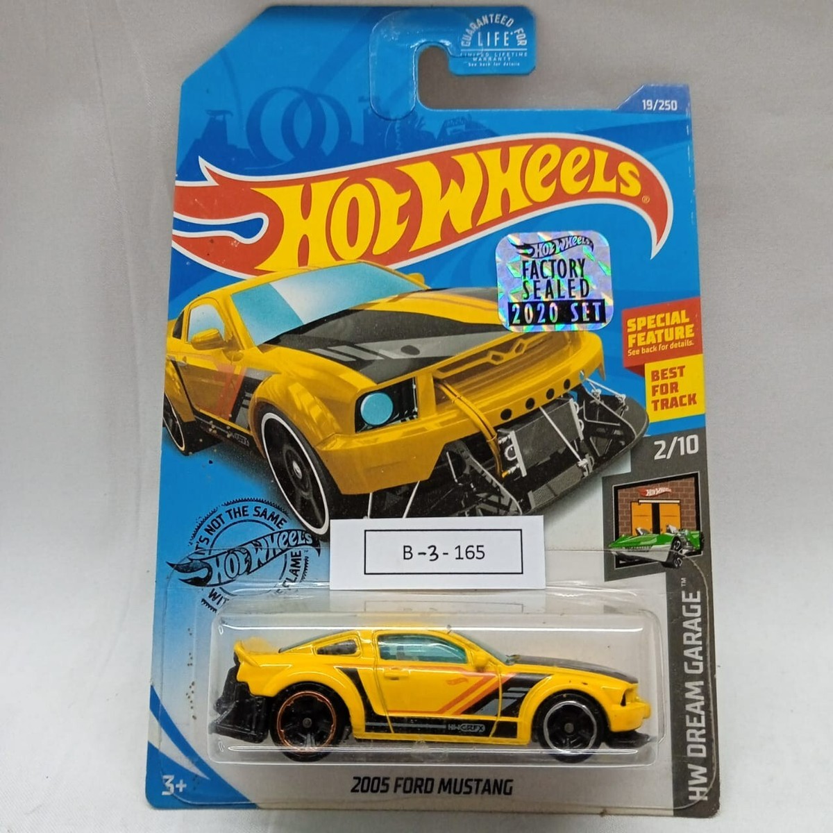NEW Hotwheels 2005 Ford Mustang 19/250 HW Dream Garage 2/10