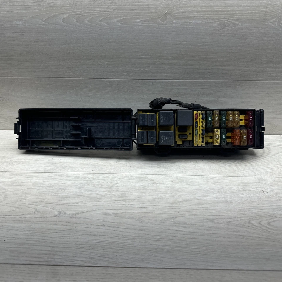 96 1996 Ford Ranger Engine Fuse Box Relay Junction Block Panel Compartment - Image 2 of 4