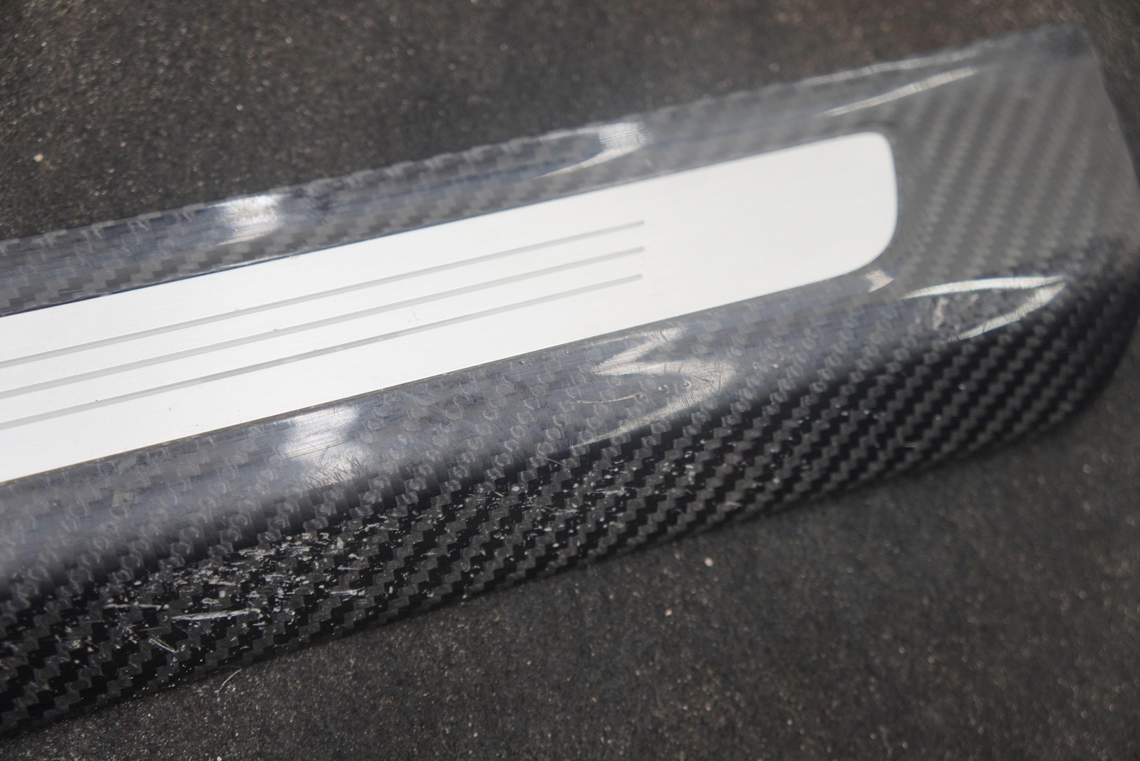 Front Right Door Sill Scuff Plate Carbon Fiber Trim Panel Lamborghini Urus *Note