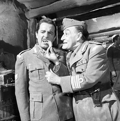 Toto showing a feather to Nino Taranto in The Two Colonels 1962 Old Photo