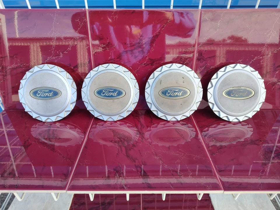 Juego de (4) tapas centrales de rueda Ford Crown Victoria 1992-1997 OEM # F2AC-1A096-BB Foto 2 de 4