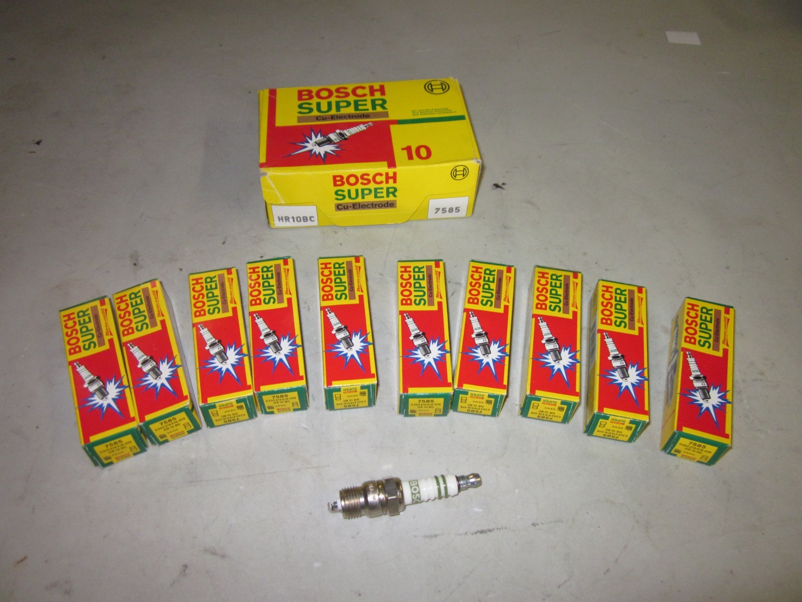 10 Bosch HR10BC Spark Plugs 7585 Super cu-electrode R02881015851 Lot of 10