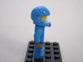 LEGO Alien Defense Unit Soldier  Minifigure ADU Alien Conquest
