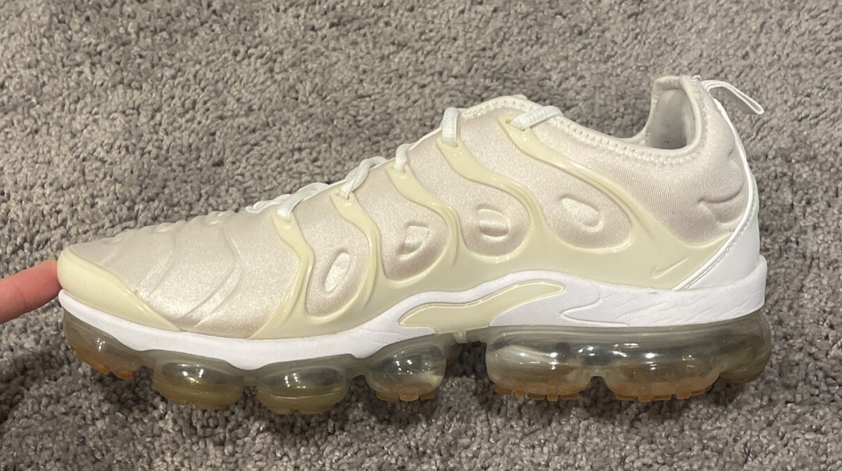 vapormax plus string beige