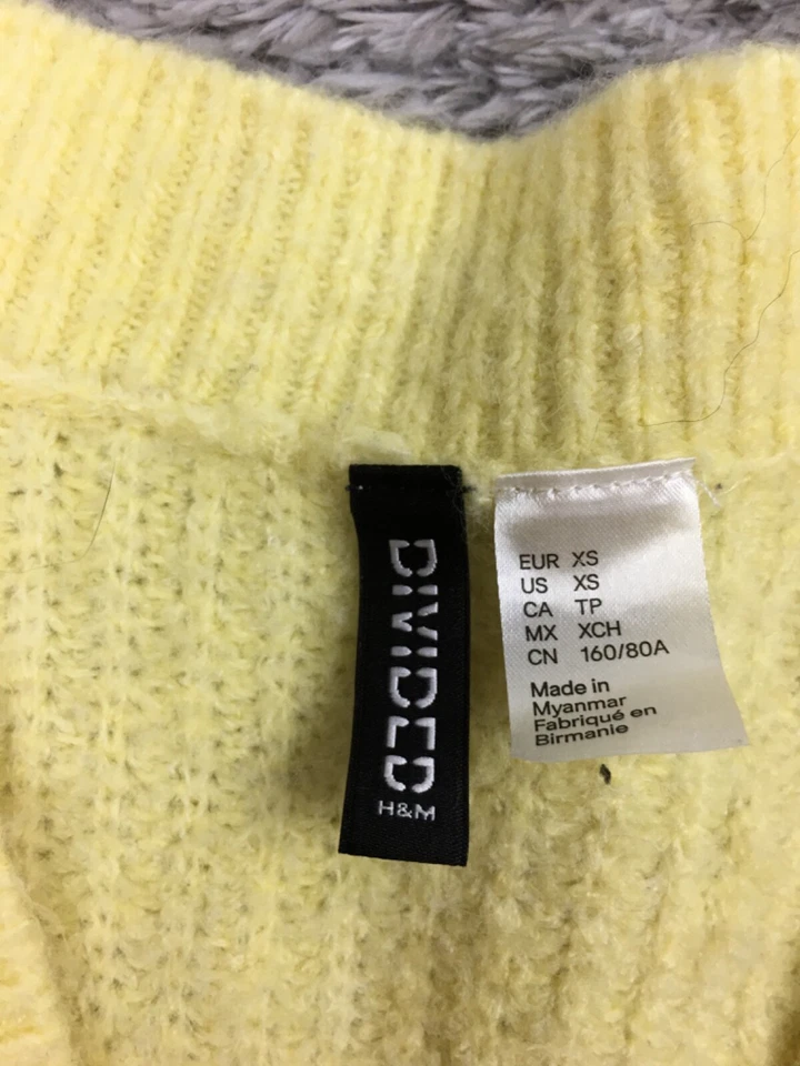 Cardigã suéter feminino dividido H&M tamanho XS extra pequeno macio - Imagem 4 de 4