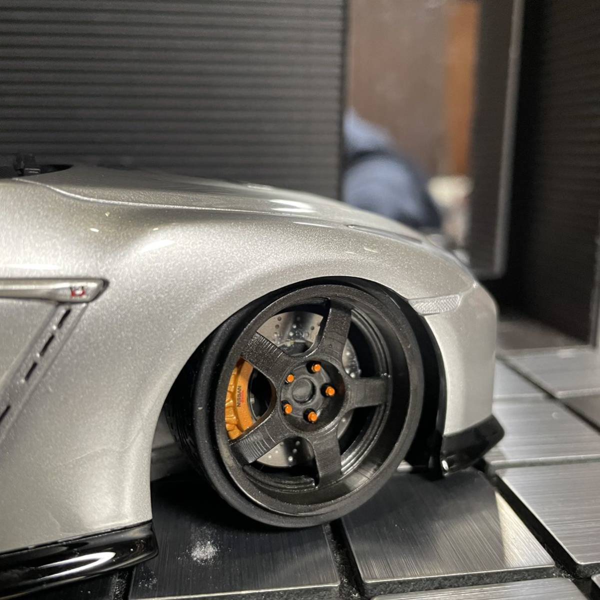 京商 1/18ニッサンGT-R R35 プレミアムエディション(カスタム仕様) Amazon | 京商 1/18 日産 GT-R プレミアムエディション レッド