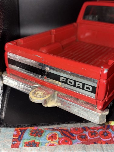 1/16 ERTL Farm Country Ford F150 Pickup Farm Toy Truck Die Cast Metal Red - Picture 6 of 14