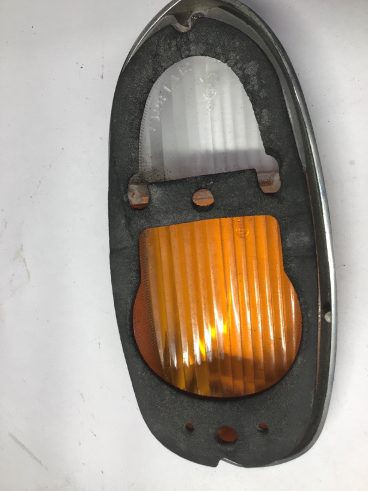 A 1978 Wraith 1965-1980 Rolls Royce Silver Shadow Front Left Turn Signal Light