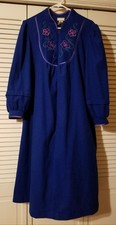 Vintage Adonna Large Warm Soft Housecoat Robe Dressing Gown Blue Embroidered